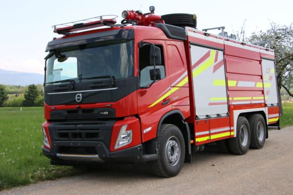 Dry power fire truck